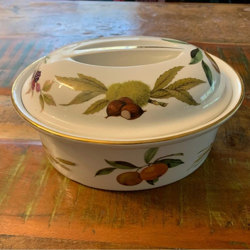 Royal Worcester Evesham Gold Fruit Cover Casserole soup tureen fall thanksgiving